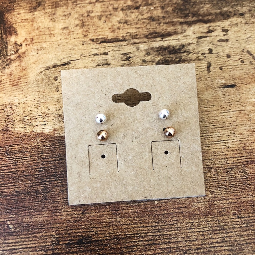 🔥NWOT H&M Pearl Studs